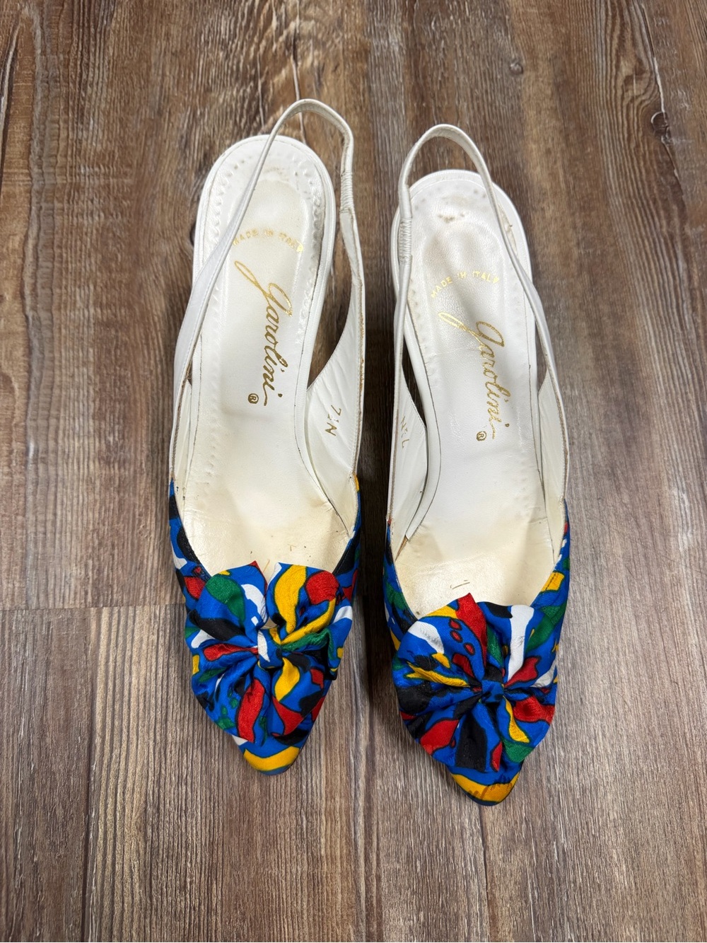 Vintage made in Italy white slingback heels with multicolored abstract floral pr